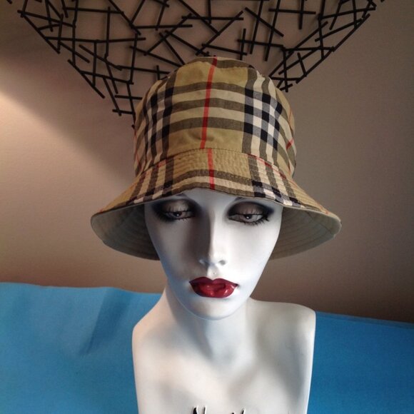Burberry Nova Check Reversible Bucket Hat - Picture 1 of 10